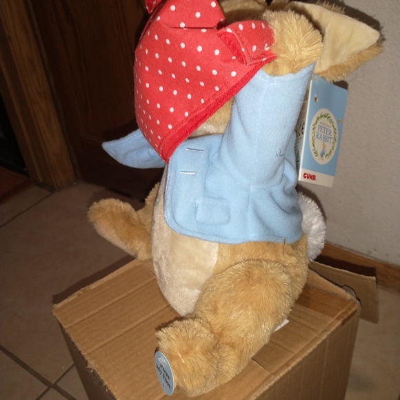 Peter Rabbit Plays Peek Abbo New w/tags - Picture 6 of 6
